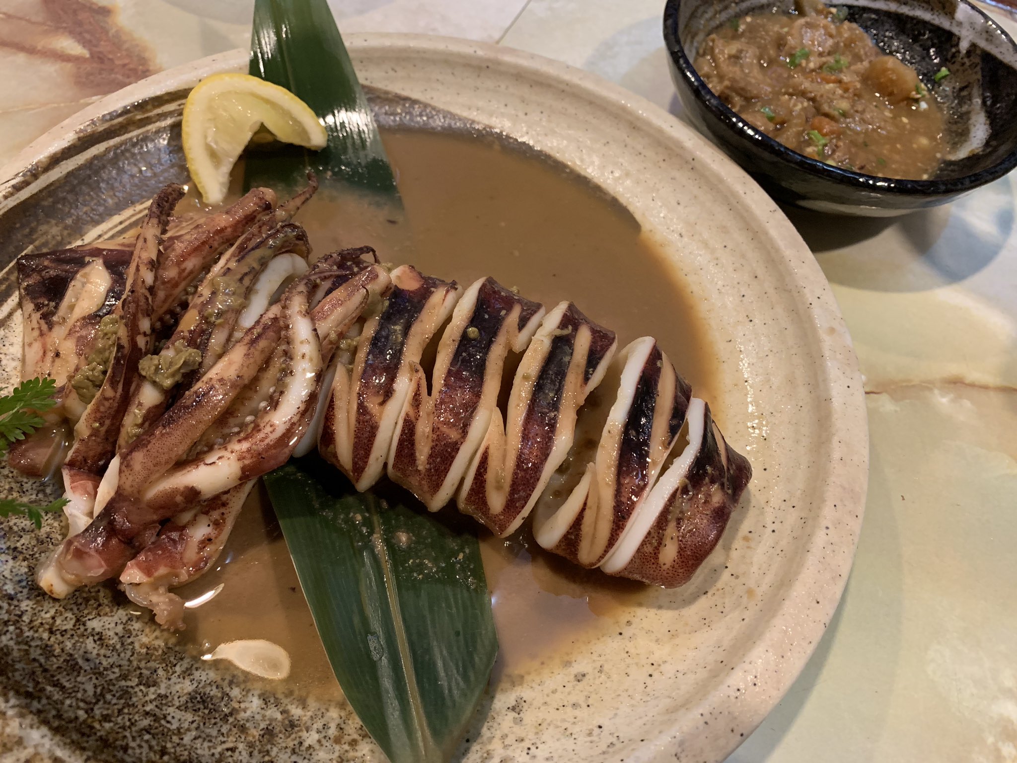 まるまる カソツーおじさん 富士市 居酒屋充家さん なうです 自粛ムード関係なく大繁殖中 モツ煮やいか肝バター焼き 美味い サイコー T Co I74hjcrsay Twitter