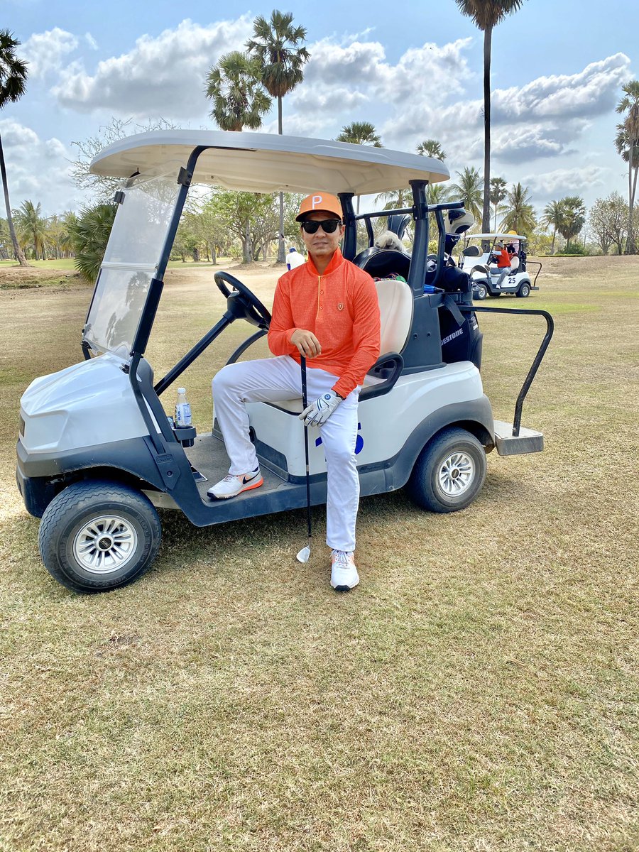uncleOnyx's tweet photo. Baru abis menebas..caddy mengesahkan saya hanya menang gaya 😏 https://t.co/twXujSeNdY