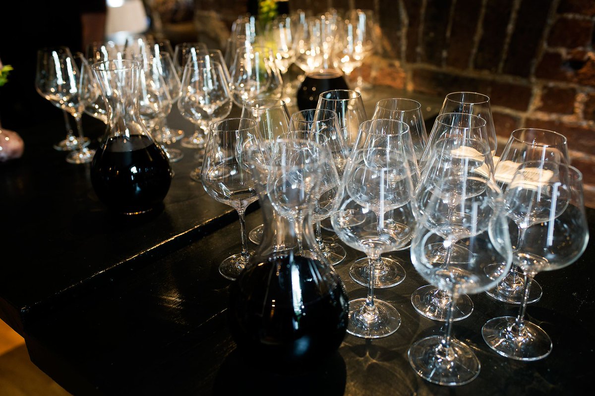 Join our Bootlegger club for a 10% discount on your drinks (up to a party of 4), a bottle of champagne on your Birthday, and other benefits, visit our website for details.
latelierduvin.co.uk/members-club/?… #latelierduvin #bootleggerclub #bar