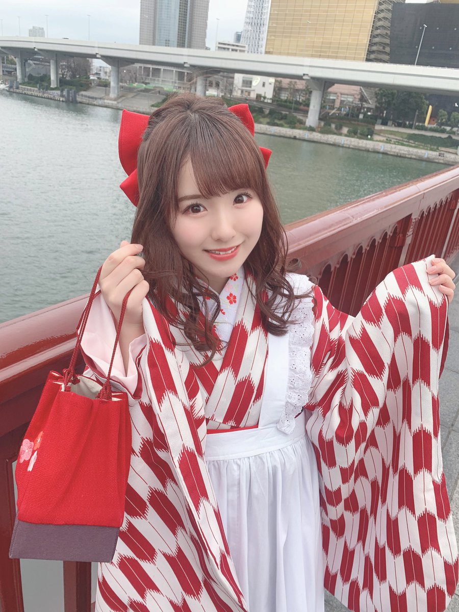 西條真未 ニコラバ さわだ屋 さんの袴を着ての撮影会でした ありがとうございました とーーーっても寒かったけれどかわいい袴を着れてるんるんでした 綺麗に撮ってくれたり寒いのを気にかけてくれたり 本当にありがとうございます 矢絣柄の