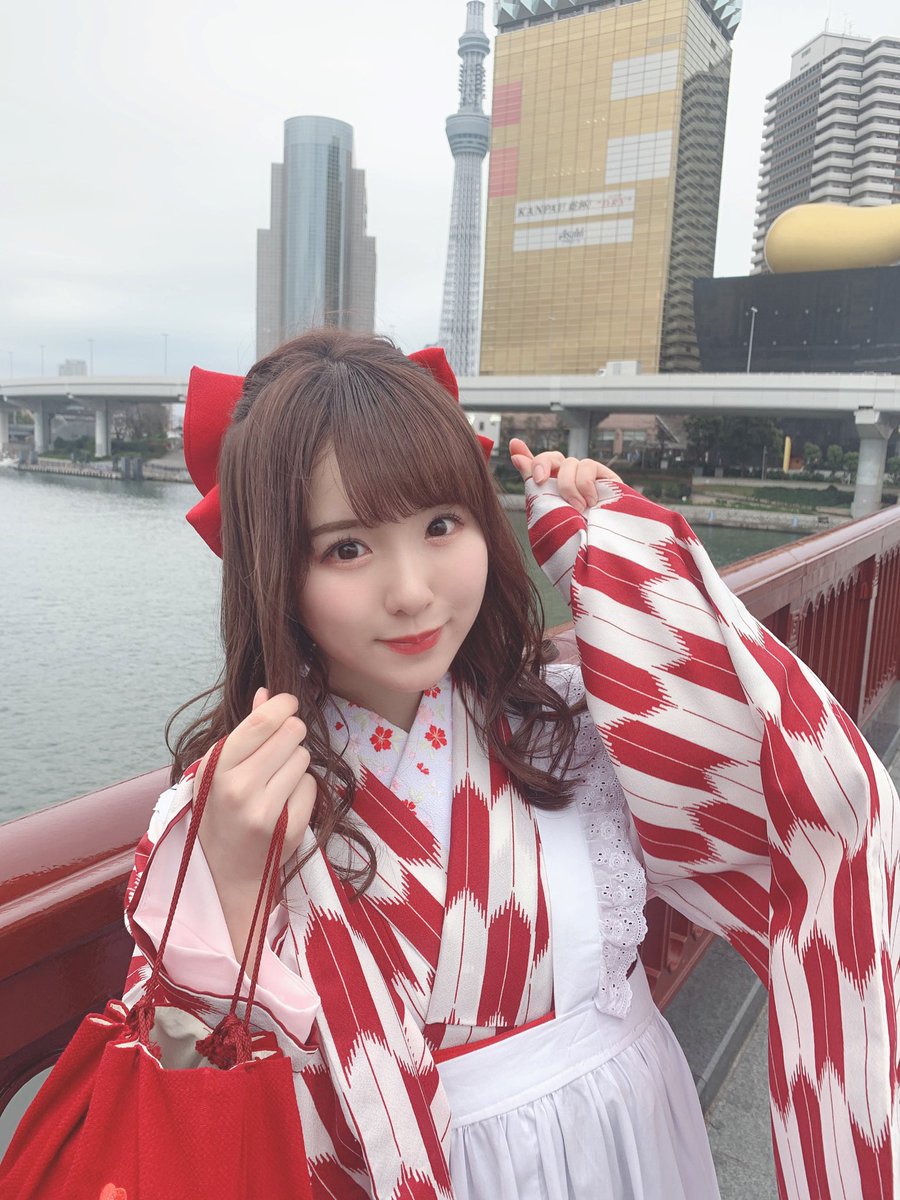 西條真未 ニコラバ さわだ屋 さんの袴を着ての撮影会でした ありがとうございました とーーーっても寒かったけれどかわいい袴を着れてるんるんでした 綺麗に撮ってくれたり寒いのを気にかけてくれたり 本当にありがとうございます 矢絣柄の