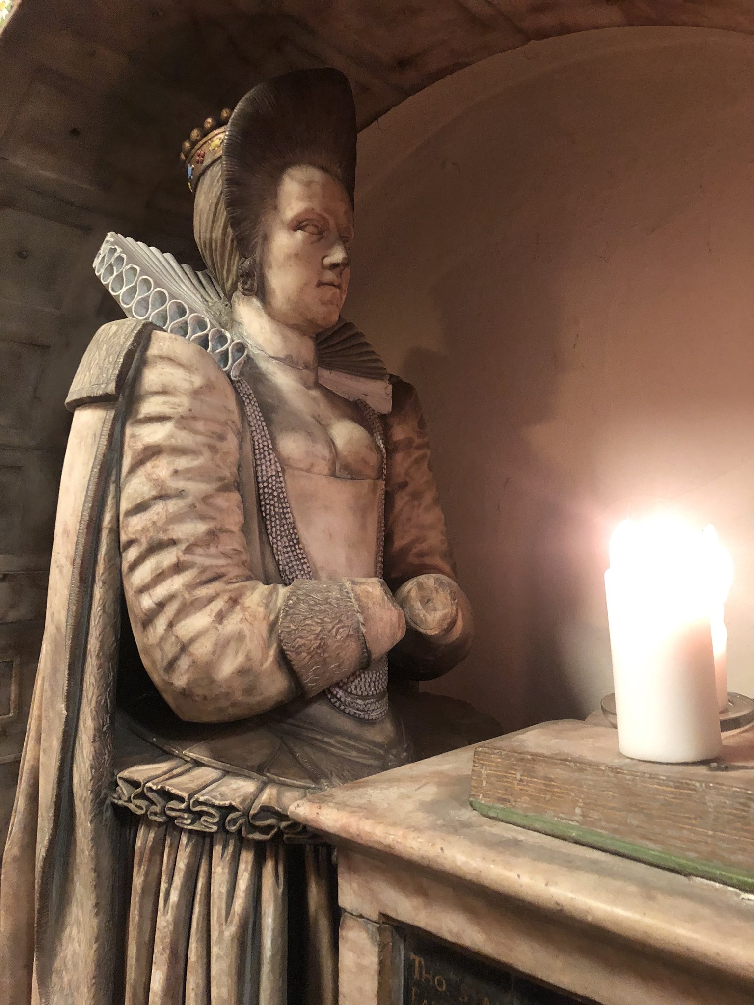 The Queenie1601 Scandal: Uncovered - 2mg6fyj