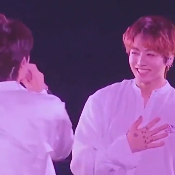 jnkoobi's tweet photo. NO ONE SPEAK TO ME https://t.co/h9VthyfByY