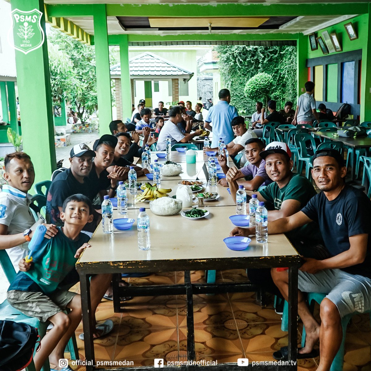 PSMSMDNOFFICIAL's tweet photo. Selamat weekend wan kawan 💚💚 https://t.co/pe8Kby3Lxu