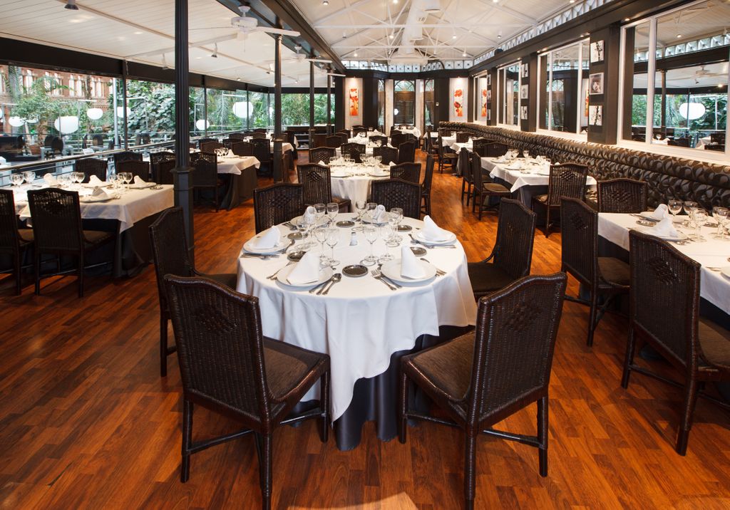 Mesas montadas y platos preparados 🍽, ¡ven a disfrutar con nosotros del fin de semana! Reserva aquí: buff.ly/2RikiXF #VenaSamarkanda