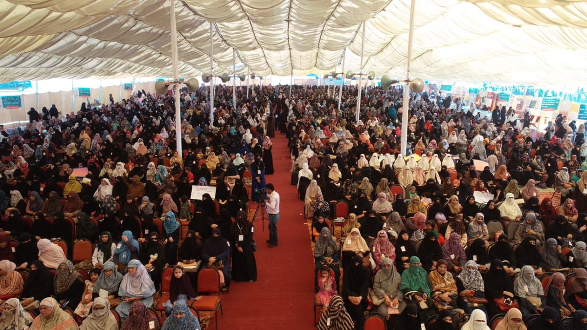 SalmanShaikh_'s tweet photo. Amazing more than 25000 women are gathered at Women Conference to listen #WomenCharter_JI . This is the true representation our women. https://t.co/UP1cXzMweH