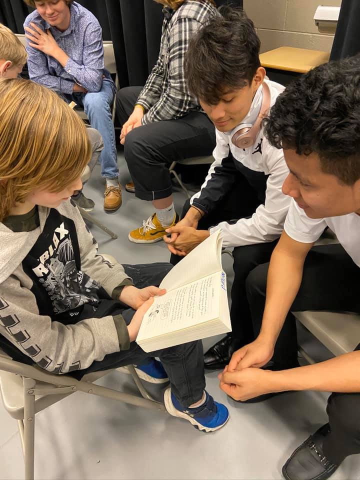 HanoverSchools's tweet photo. RESPONSIBLE CITIZENS! We love seeing the Positive Dogs from @theleedavisway visiting Laurel Meadow ES. The elementary students were left with a challenge of finding a way to serve at school. #InspireEmpowerLead #atraditionofexcellence #TheHanoverPromise #ResponsibleCitizens https://t.co/eHlQT4YiuT