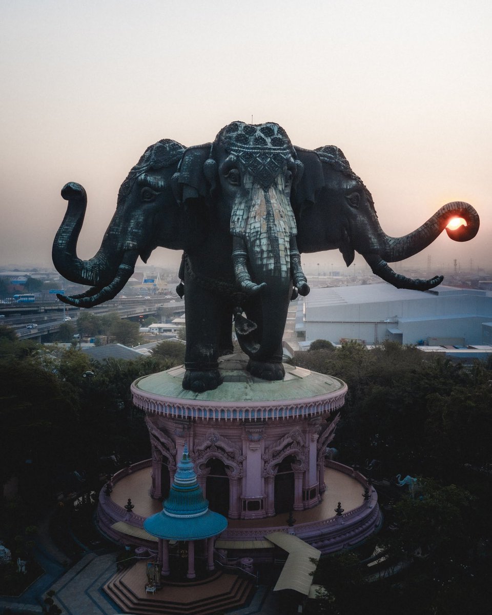 タイのバンコク周辺🇹🇭にある巨大建造物シリーズ 巨大過ぎて畏怖の念