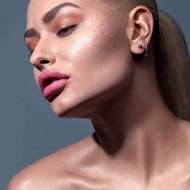 Martin Higgs Photography 2019
CoCreate Tattoo &amp; Art Space Photoshoot
MUA @charlottesavagemakeup 
Hair @silhouettedubarry 
Model <a href="/romaniesmith/">Romanie Smith</a> 
Retoucher @fanimartinretouch 
Photographer <a href="/mhiggs2000/">Martin Higgs</a> 
Artistic Direction @cocreatetattoo 
#beauty #photoshoot… ift.tt/38tpNYv