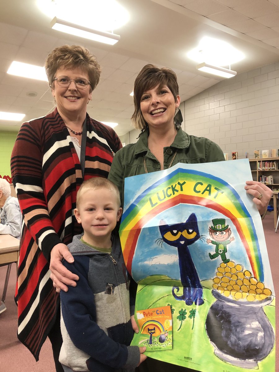 ReevesTravis's tweet photo. Meet my friend CeeJay, a @flatrockdragons Kinder. Thank you Mount Airy @Rotary Club for taking the time to read to our students and support our schools! #promise4ALL https://t.co/HSOC1Dztiz