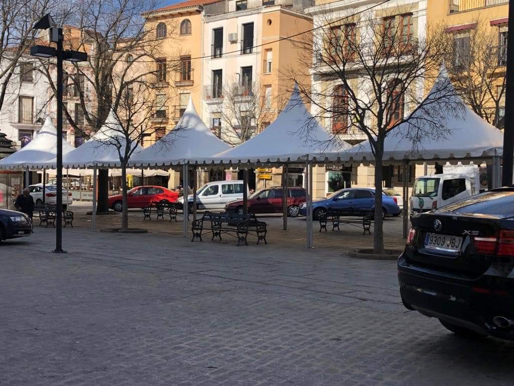 Nuestros socios de <a href="/CarpasElite/">Élite</a> ya han dejado todo preparado para el evento de mañana.👌🏻👏🏻 ¡Va a brillar el sol! Pero los cortadores de jamón tienen las mejores carpas para trabajar a gusto.😉