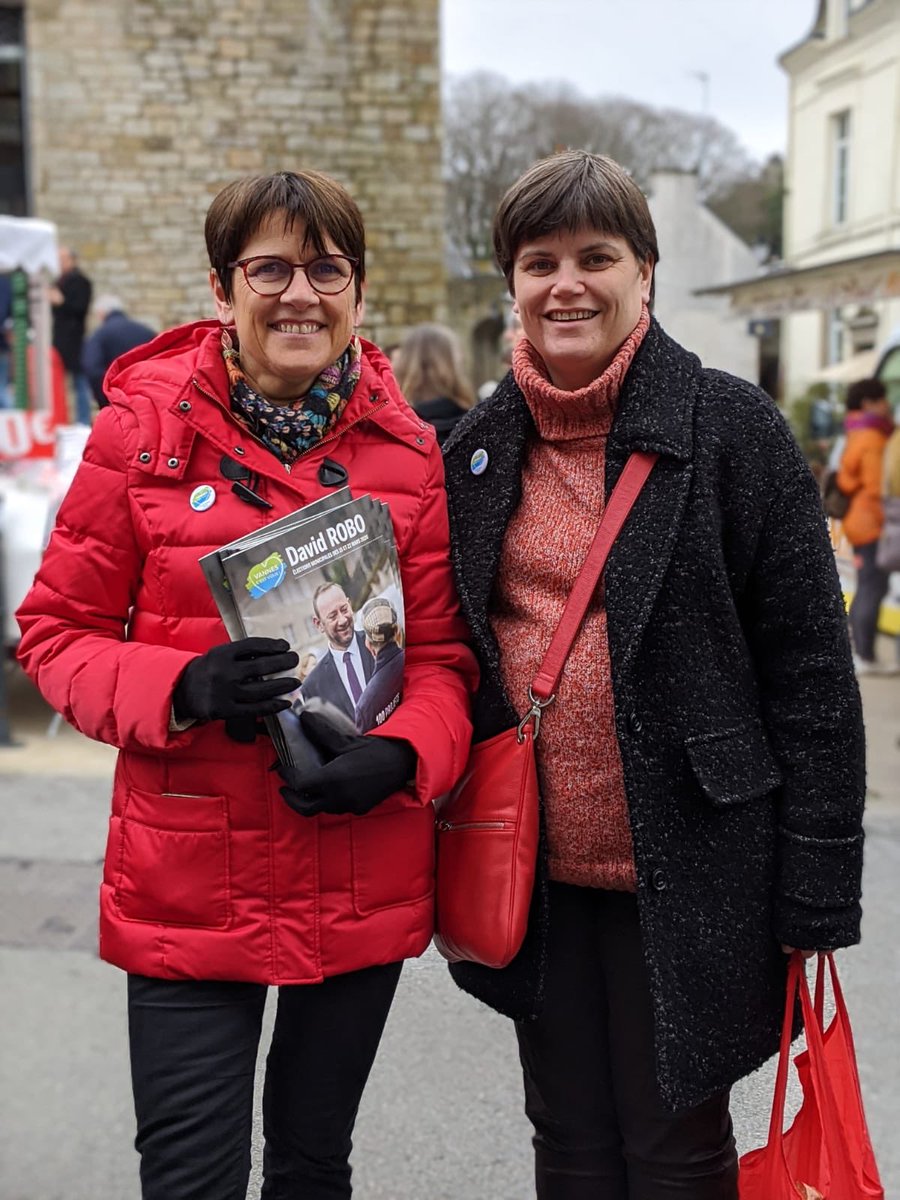 DavidRobo56's tweet photo. De la bonne humeur, de l'écoute et de la proximité pour le dernier samedi de tractage avant le 1er tour ! #vannes #vannescestvous #davidrobo2020 https://t.co/dYehRnGS6X