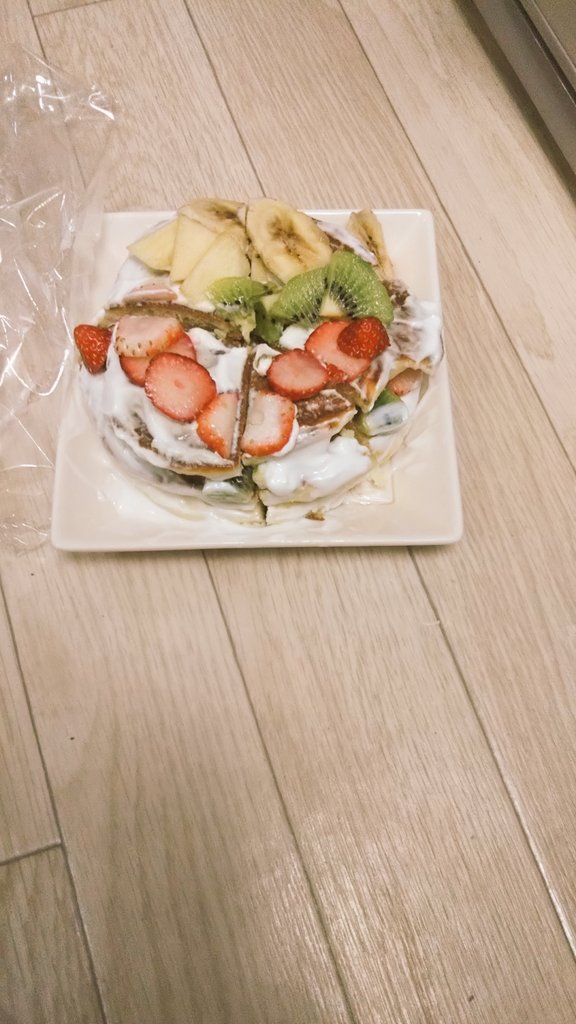 だいちゃん2歳になりました‼️ヽ(・∀・)ノ
HAPPYBIRTHDAY😆🎁🎂💕✨
特製バースデーディナー😊💕
そして特製ケーキ🎂😊✨
切る前に撮るの忘れてた‼️😂
頑張った私‼️ヽ(・∀・)ノ
見栄えが悪いのはご勘弁‼️😂
皆様の勇気と安心を与える幼児食アカウントです(笑)