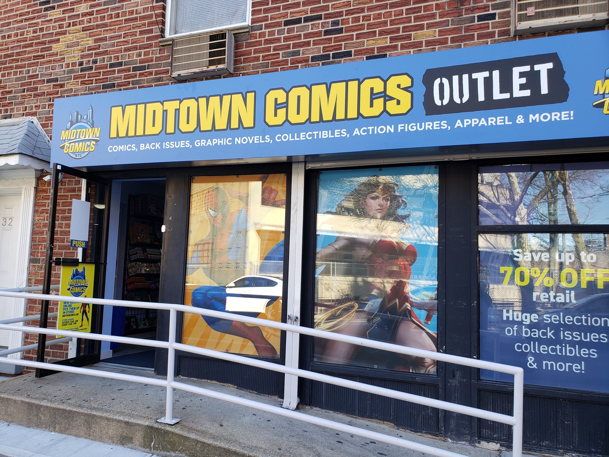 Midtown Comics on Twitter "The Astoria Outlet is NOW OPEN! C'mon down