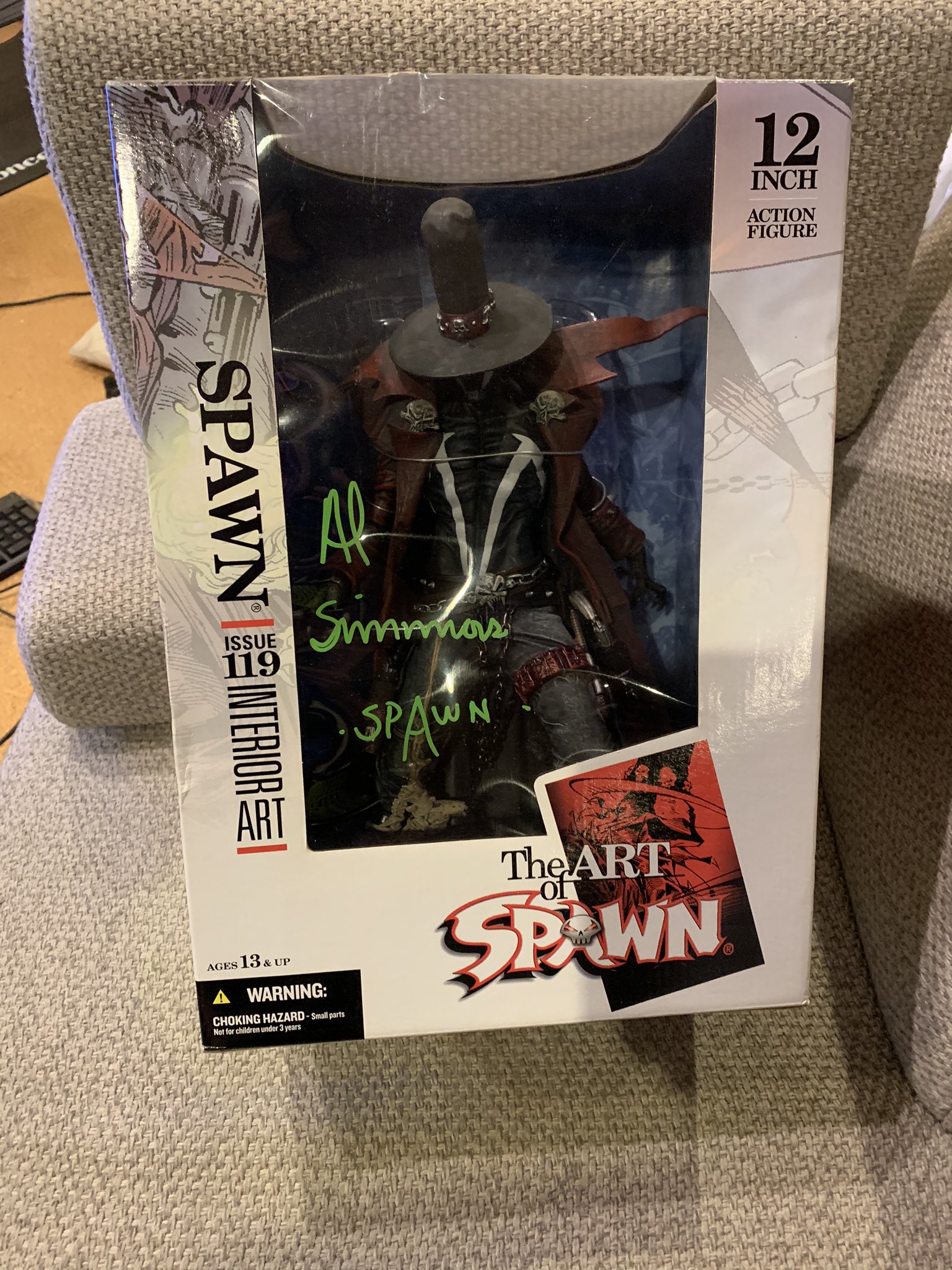 くま En Twitter だいぶ昔 アメリカのマクファーレントイズの店員さんと仲良くなってスポーンのモデルになったアル シモンズ のサインもらったり トッド マクファーレン スポーンの作者 とロバート カークマン Twdの漫画の方の脚本家 のサインを