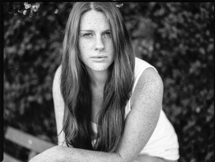 Lieben Dank an unser Model #analog #thefutureisanalog #analogue #ilford #portrait #portraitphotography #model #modelphotography