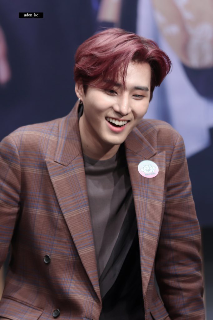 ↳ °˖✧ day 67 ✧˖°youngk dropped his heartbeat cover today and it was so good ahh fell in love with his voice all over again ;-; currently writing this having been awake for nearly ~22 hours now and i’m so tired :( also jae’s ig story update was so cute,, excited for rose!! ♡