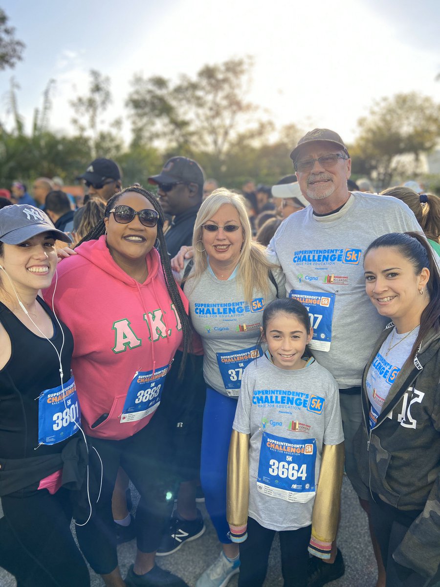 Ms_Valentin2017's tweet photo. Peskoe representing! @IBPeskoeK8 @MDCPS https://t.co/8JXGLi45XU