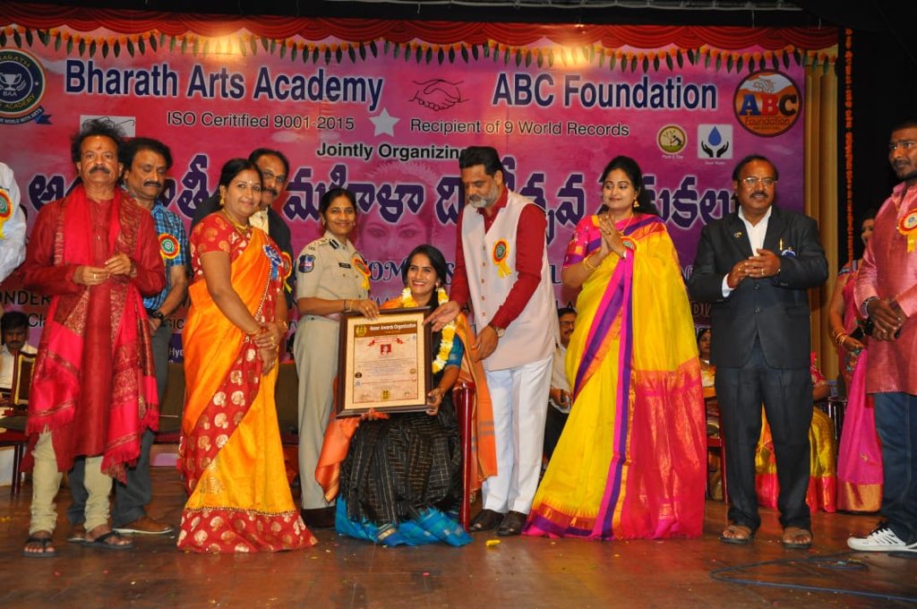 CMR_INC's tweet photo. #InternationalWomenDay2020 
Here am happy &amp; blessed to share that I’ve been Honor with #WONDERWOMENWARD by #BHARATHARTSACADEMY&amp; #ABCFoundation at Ravindra Bharathi auditorium,thank you for making me a part,I Proud to be a woman and I celebrate being one everyday.
#HappyWomensDay https://t.co/SBiyiN0pbi