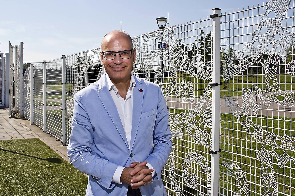 leidschdagblad's tweet photo. Burgemeester Jaensch na ontdekking coronabesmetting in Oegstgeest: ’Ongerustheid niet nodig, alles kan doorgaan’ https://t.co/bDoBnGOoeV https://t.co/zoTXKVIgMc