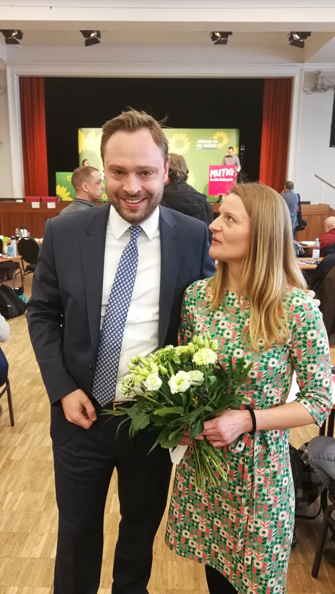 danfehlberg's tweet photo. Gerade in die Doppelspitze der @gruene_sachsen gewählt auf der #ldksn ist @CFurtenbache schon im Gespräch mit @AlexDierksMdL #Sachsen https://t.co/Fl9xKV2Fas