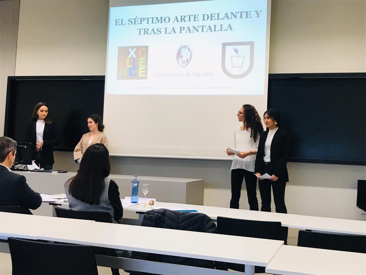 colegiosenara's tweet photo. Aquí estamos con nuestras chicas de 1º y 2º de Bachillerato en Pamplona con la defensa de trabajos de investigación del Programa Excellence en la @unav ¡Enhorabuena a todas! 🎉🎉 #SomosSenara #BachilleratoSenara #programaexcellence https://t.co/3mMJMPZYjb