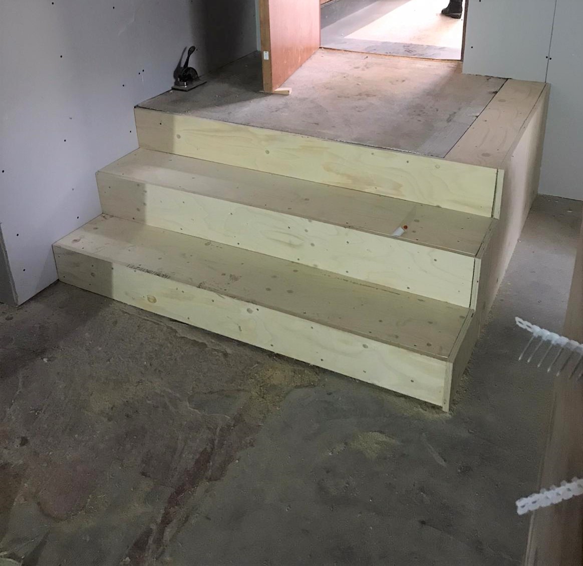 PartridgeInt's tweet image. One step, two step, three step.... #joinery #officefitout #commercialinteriors #soluhull