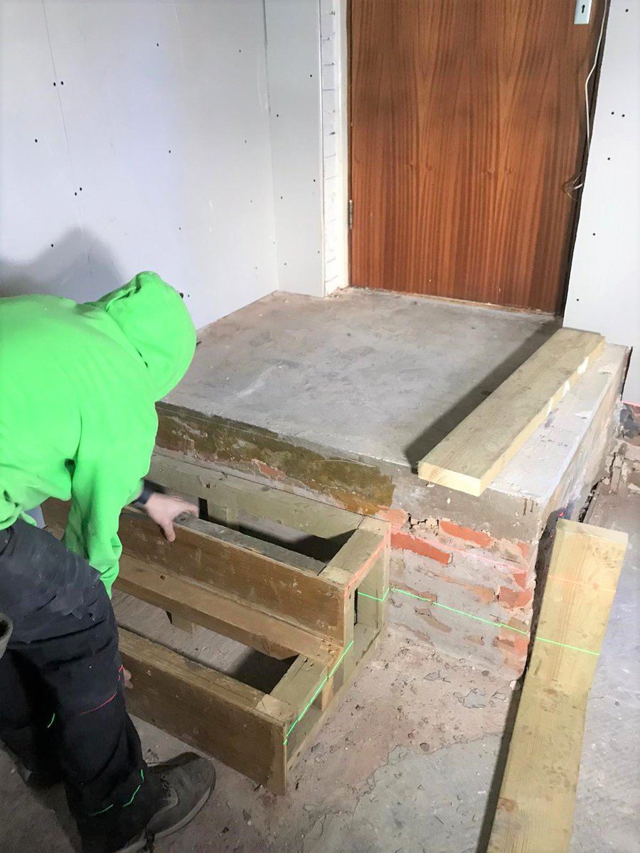 PartridgeInt's tweet image. One step, two step, three step.... #joinery #officefitout #commercialinteriors #soluhull