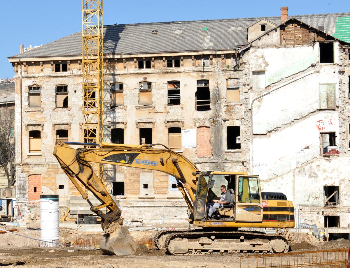 2020_heritage's tweet photo. [A NEW ROLE] With the transformation of the industry historical industrial landmarks are also undergoing a change to 'claim' a new role in society. In Rijeka, former industrial complex Bencic is transforming into a new cultural hotspot: renovation worth more than € 40 mil. https://t.co/ckuv1E21vQ