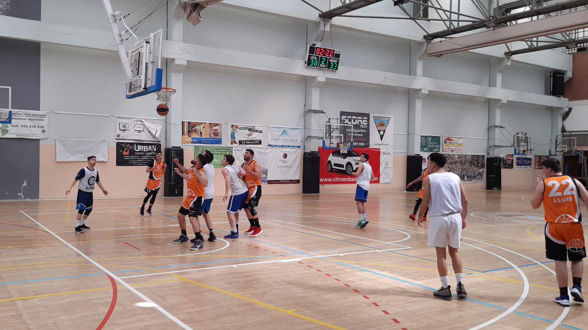 CBPonent's tweet photo. Nuestro senior masculino empieza con una muy buena primera parte‼️
Ganamos a Circol de Badalona de 6👏🏼👏🏼🏀🧡
Vamos chicos, seguimos💪🏼⛹🏼♂ Som equip, Som Ponent!!!! #cbponent #somequipsomponent #ponentonfire #basquetvalorscreixentjunts #viuesbàsquet #laolanaranjadecbponent https://t.co/BZ0R18Rw6P