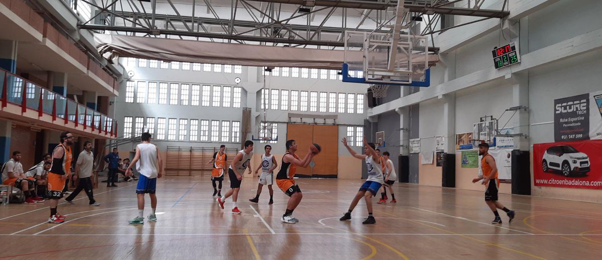 CBPonent's tweet photo. Nuestro senior masculino empieza con una muy buena primera parte‼️
Ganamos a Circol de Badalona de 6👏🏼👏🏼🏀🧡
Vamos chicos, seguimos💪🏼⛹🏼♂ Som equip, Som Ponent!!!! #cbponent #somequipsomponent #ponentonfire #basquetvalorscreixentjunts #viuesbàsquet #laolanaranjadecbponent https://t.co/BZ0R18Rw6P