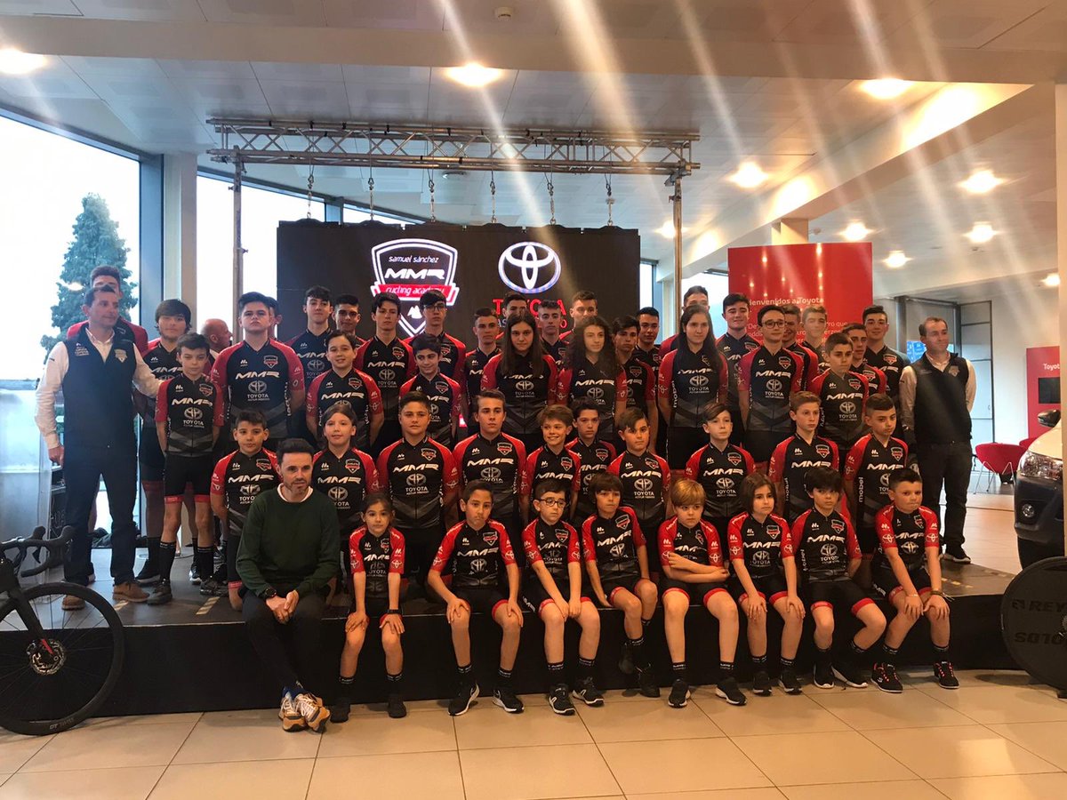 jmariguajardo's tweet photo. Presentación Samuel Sanchez Academy en Oviedo. #samuelsanchez #escuela #academia #ciclismo #cycling #cyclisme @MMRBikes @Toyota_Esp @ToyotaAsturias #presentador #oviedo #Asturias https://t.co/O75vvGbRoQ