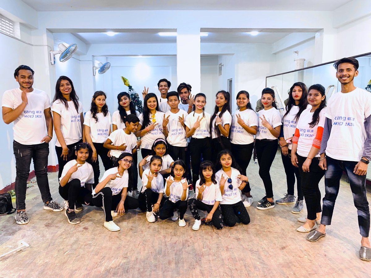 vishalraikod's tweet photo. Ready 4 रang Baaz Holi:-2k20 😊
All D Best Guyzzzzz And my #kodcrew
@kodpatna
@remodsouza
@kingsunitedcrew
#teamkod #kingofdancepatna #kingofdancebihar #kingifdanceindia #bestdanceclassinlatna #kodcrew #bestdanceclassinindia #rangbaazholi2k20 #holievent https://t.co/QoyBmMxQOm