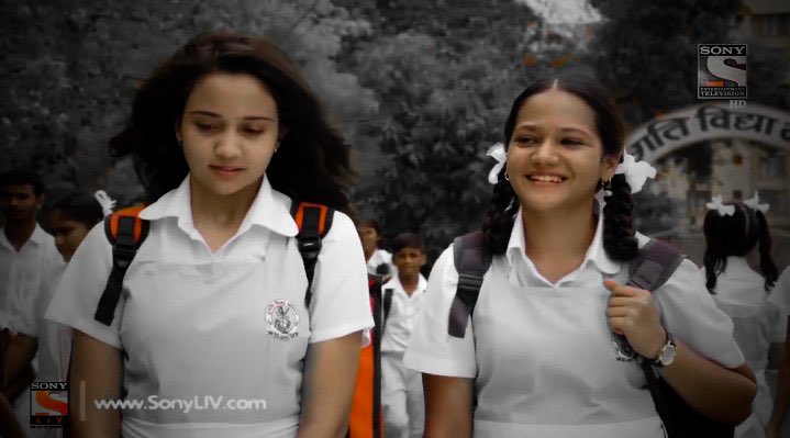 “You walked in and my world changed, I changed.”   #YehUnDinonKiBaatHai I   #SamainaWoC l   #SuguHuiJawanRe pics cred:  @xmystx 5 days to go...