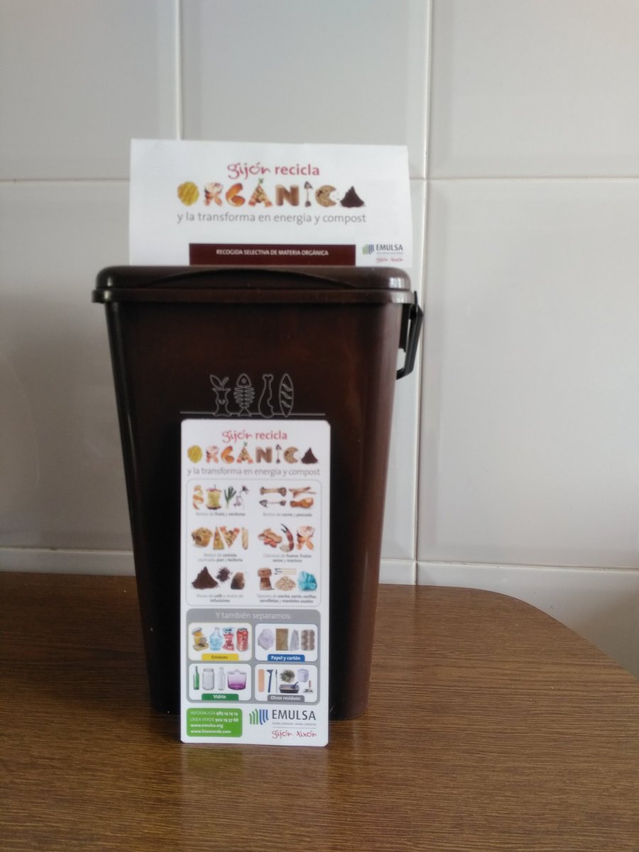 GraceOchenter's tweet photo. # gijonrecicla
Ya tengo mi cubo marrón. Ahora queda contribuir a la magia de convertir basura en ENERGÍA 👍 https://t.co/oejrvDQehg