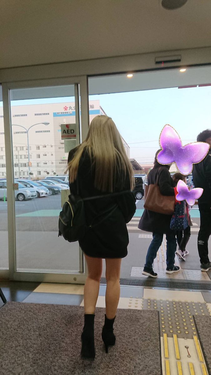 ☆
#今週もお疲れ様でした  
*
新型コロナウィルス感染が１日も早く鎮静化されます様に。
皆様も気を付けて下さい🤗  

#新型コロナウィルス  #新型コロナウィルスの影響で  #映画館  #空き空き  #夕日が綺麗  #自撮り  #隠し撮り  #後ろ姿  #母はストーカー  #モデル   #16歳   #原田美優