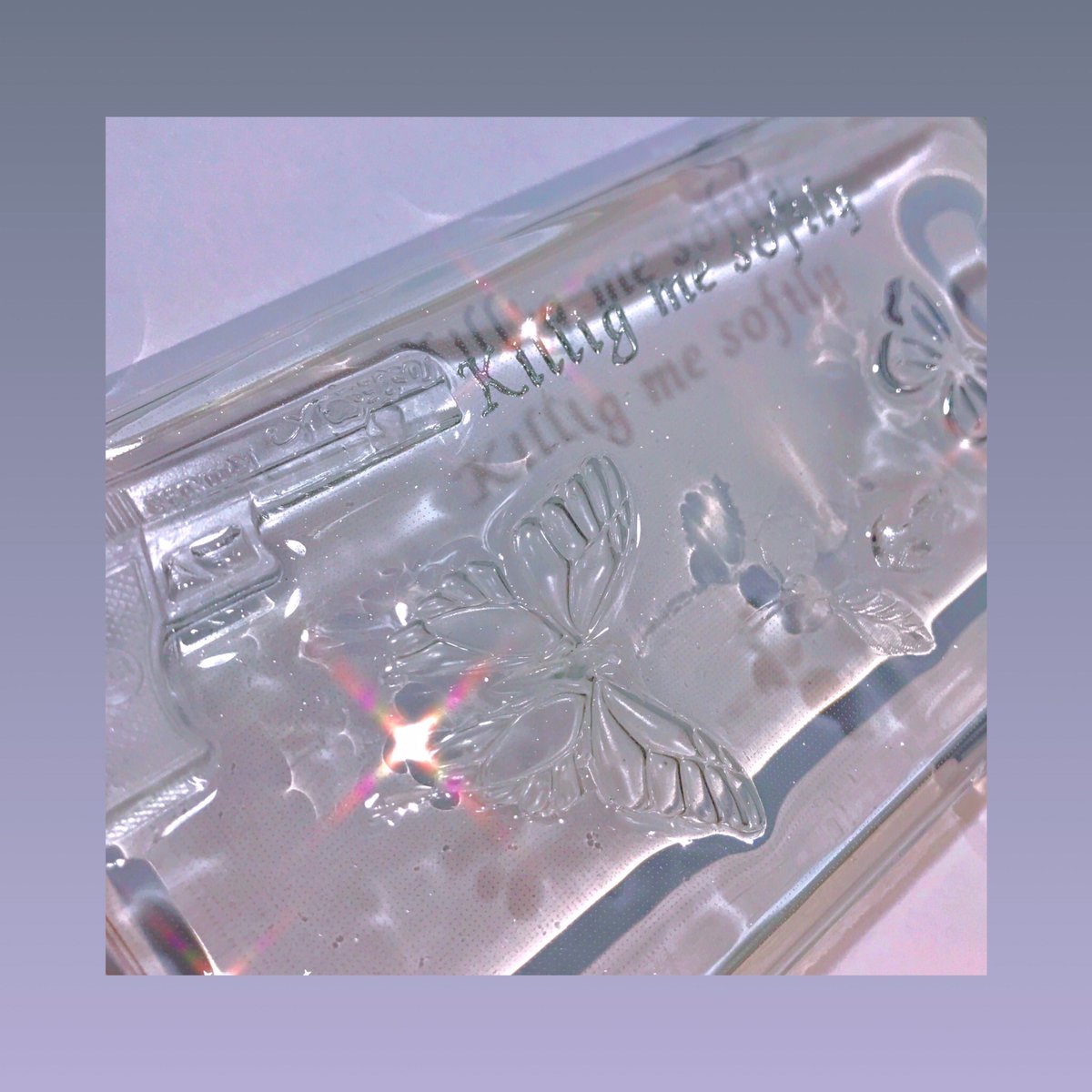 myosotis_nue's tweet photo. 𝐊𝐢𝐥𝐥𝐢𝐧𝐠 𝐦𝐞 𝐬𝐨𝐟𝐭𝐥𝐲

직접 디자인한 갤럭시 폰케이스 입니다!
제작 문의는 dm으로 부탁드려요❣️

#레진아트 https://t.co/QyGifZToZy