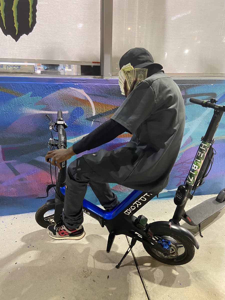 36KeyLow's tweet photo. 5am in Miami https://t.co/P5gb3iHlfs