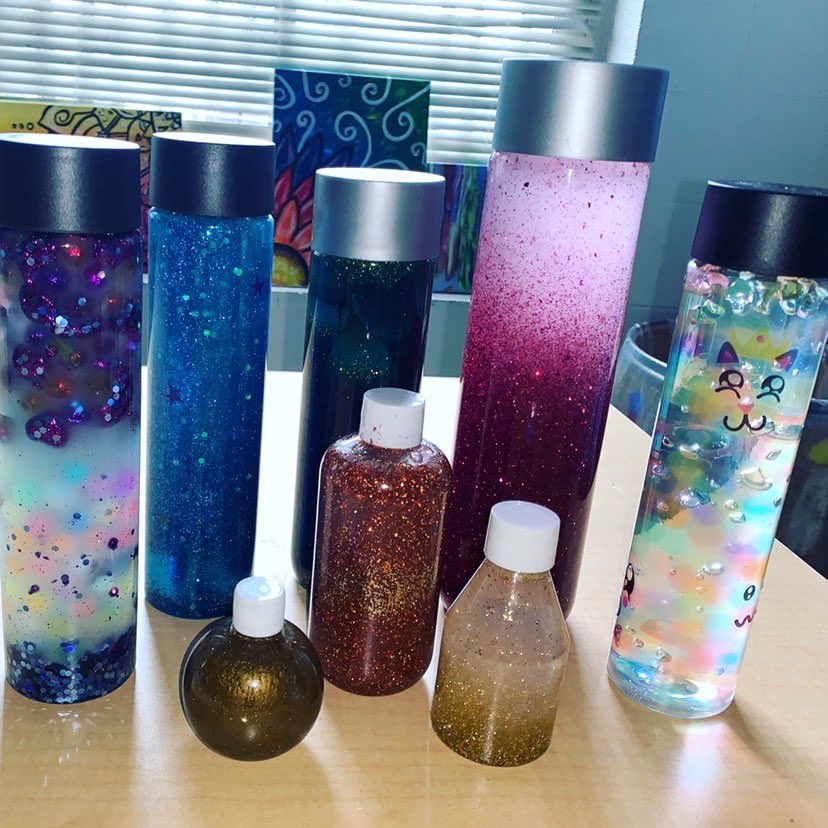 KidLabRaleigh's tweet photo. These sensory bottles are a great addition to a calm down corner or for a break time activity. If you don’t like messes, but want to do sensory activities, this DIY activity is for you! 
#sensoryplay #momhack
https://t.co/6QUjaeqISS https://t.co/TcGJir2DgG