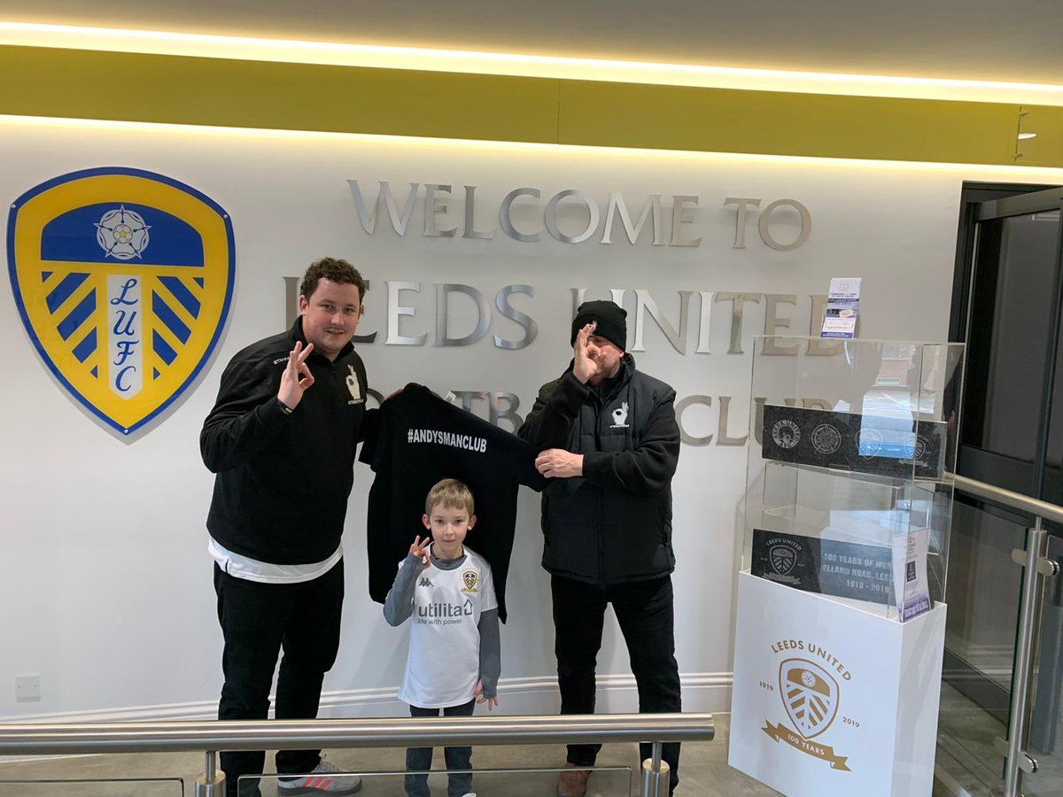 andysmanclubuk's tweet image. WHAT A WELCOME

@LUFC have really looked after us today.

Keep your eyes open for updates throughout the day!

👌🏻👌🏻