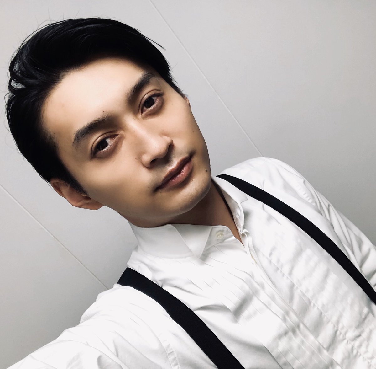 帆世雄一 ただいまーー 高校からの友人の結婚式 司会をつとめさせていただきました 緊張したーーー 終わってほっと一息ついてたら 没落貴族みたいって言われた 誰が没落しとんねん でも貴族なら没落しててもいいか 帆世雄一 ただいまーー 高校からの友人の結婚式 司会をつとめさせていただきました 緊張したーーー 終わってほっと一息ついてたら 没落貴族みたいって言われた 誰が没落しとんねん でも貴族なら没落しててもいいか