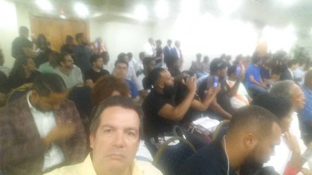 votantesunidos's tweet photo. #RedesComunica @RCGMAGMA presente en el Diálogo Jóvenes en representación de todas las @RedesCombinadas @Redcatistas @HeroesLegion @VotantesUnidos @ConviteRD #RDprotesta #rdprotestapacifica @JuventudOtra @revoltiao @LaPlazaAlza @RDSomosPueblo @PoletikaRD @BienComunRD @TeamUasd https://t.co/spCSdDRaaz