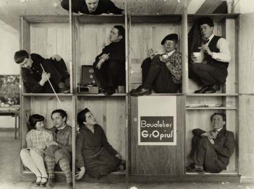 jatustein's tweet photo. #EdmundCollein #WalterGropius #BauatelierGropius #Dessau #Deutschland #c1928 https://t.co/s5bcxRO9ka