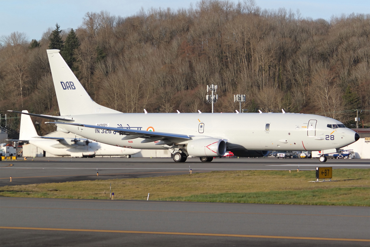 scramble_nl's tweet photo. First Indian Navy P-8I with Dabolim markings. Read more at https://t.co/jqmaNByk43 (photos Joe Walker and Vyacheslav Grushnikov via https://t.co/cTrzYIcL90)
#avgeek #aviation #IndianNavy #INSHansa #GoaDabolim #INAS315 #Il38SD #Boeing #B737 #P8I #Neptune #Poseidon https://t.co/rNNIQbVDTk