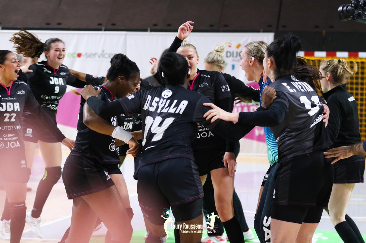 Belle victoire hier soir face à Nice 🤟🏾✅
25-24 👌🏾🤾🏾‍♀️

#DK23 #victory #handball #jda #dijon #mizuno #athlete