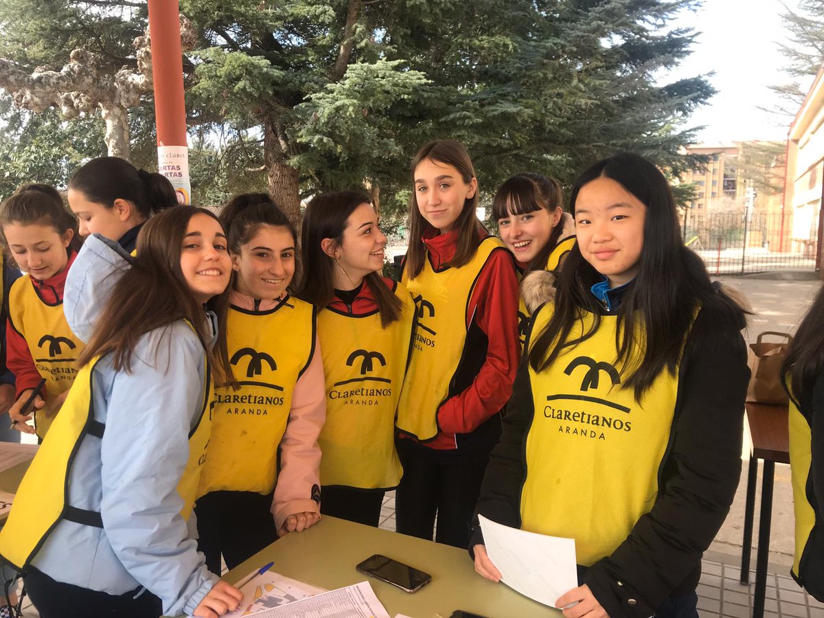 Qué pasa en <a href="/claretaranda/">Claret Aranda</a>? Que siempre hay alumnos y alumnas dispuestos a ayudar a su colegio. Por algo será!! Gracias chicos y chicas!!