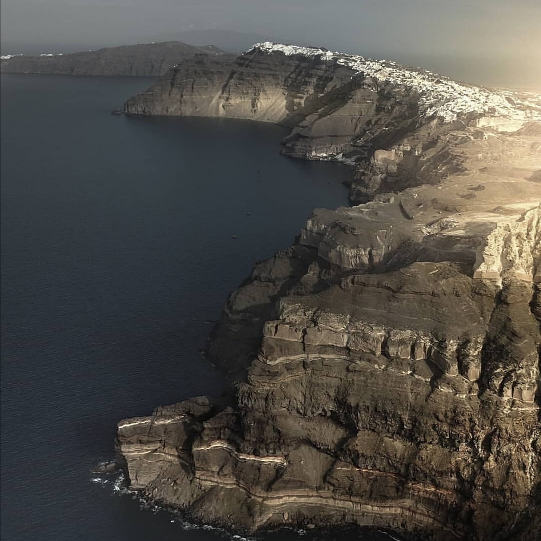 DandelionTour's tweet photo. Even in winter she turns beautiful💯

#santorini #visitgreece
#exploresantoriniwithus #privatetours #Greek #island https://t.co/pqqWVYWivM
