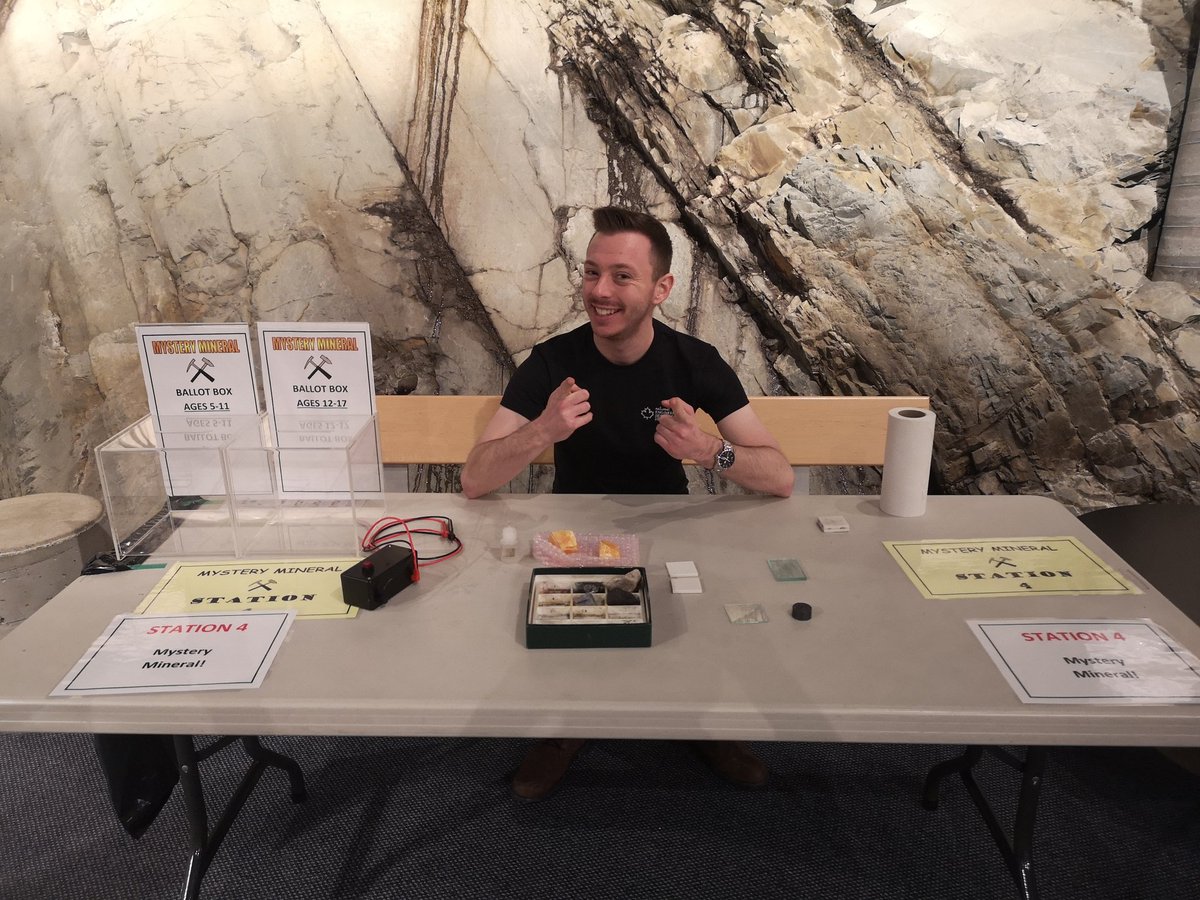 McChris1993's tweet photo. Volunteers from @MUN_EarthSci are down at the @NLGEOCENTRE today demonstrating geological techniques and exhibiting some our favourite rocks and minerals alongside @ModelBridgesNL, the event is open to the public and we have prizes - if you're in the area come on down! https://t.co/ZPo8vJrymu