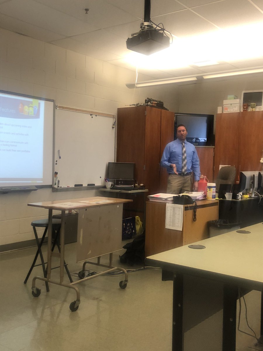 Chrisj_Welch's tweet photo. Teaching teachers about Class Dojo! #wocotech @WorcesterSystem https://t.co/OW5NtbnTQl