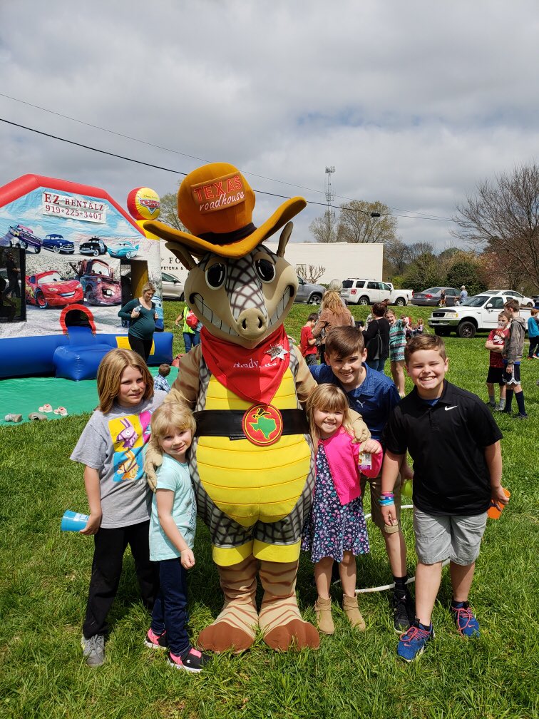 FtWake's tweet photo. Expect great food and fun at the first Wake Forest Food Truck Rodeo of the year Sunday, April 5th from 12-4! 405 S. Brook St. https://t.co/4Nvx2B4nRV